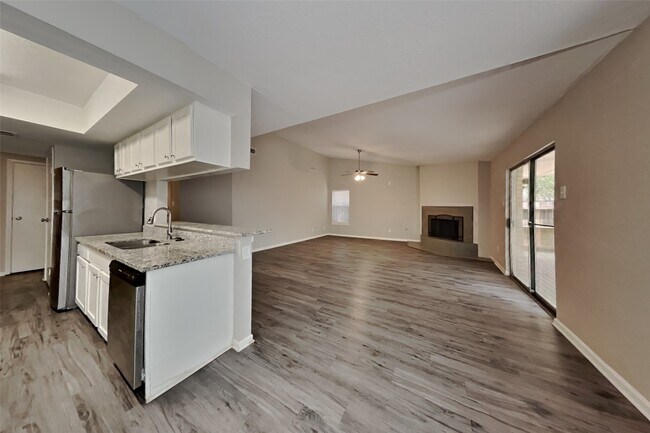 Photo - 31 S White Pebble Ct