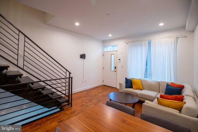 Photo - 1910 Fernon St