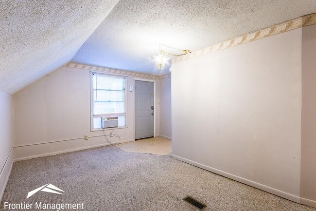 Photo - 1026 Bertrand St Unit 2