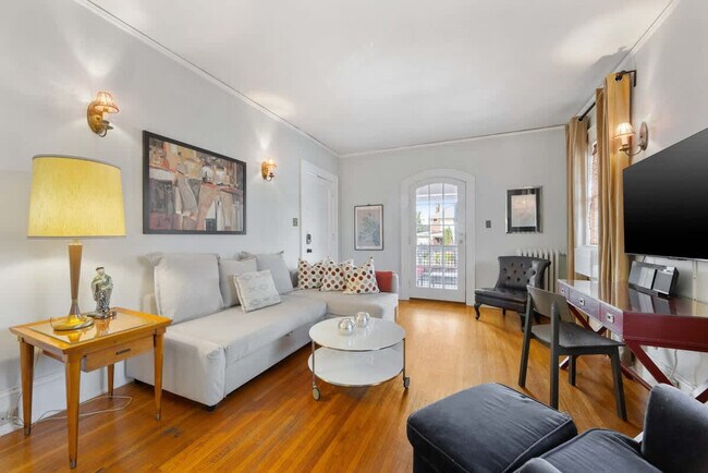 Photo - 536 Hawthorne Ln Unidad ID1331058P