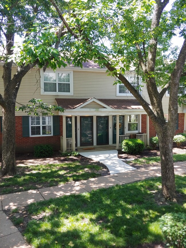 Building Photo - 1451 Thrush Plz Unit 1451 Rental