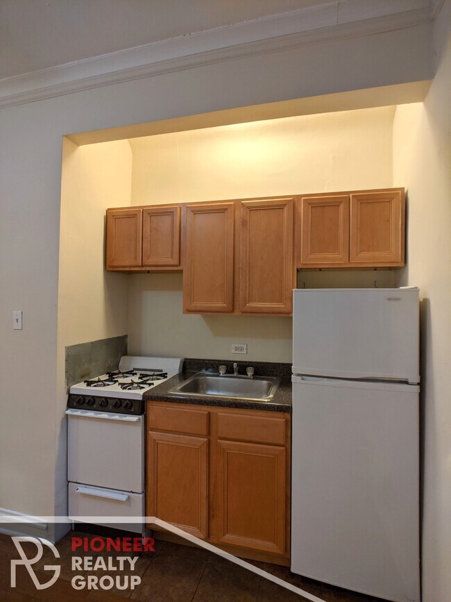 Photo - 4542 N Damen Ave