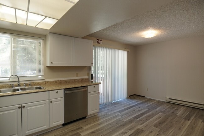 Photo - 6508 185th Ave E