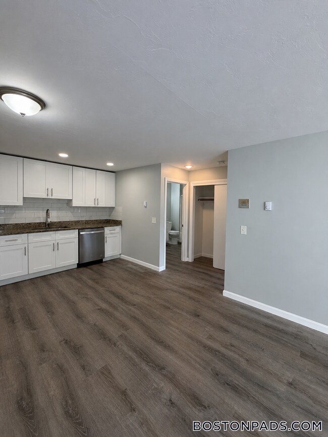 433 Sunderland Rd Unidad E