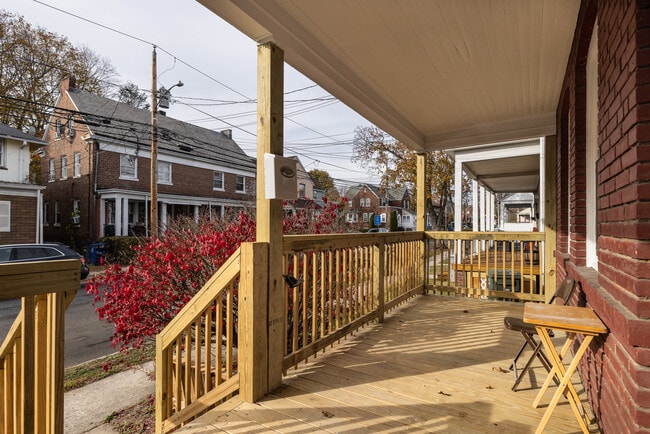 Photo - 400 East Ave