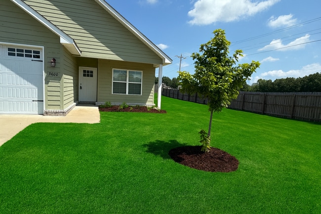 Photo - Beautiful 3 Bedroom, 2 Bath Craftsman-Styl...