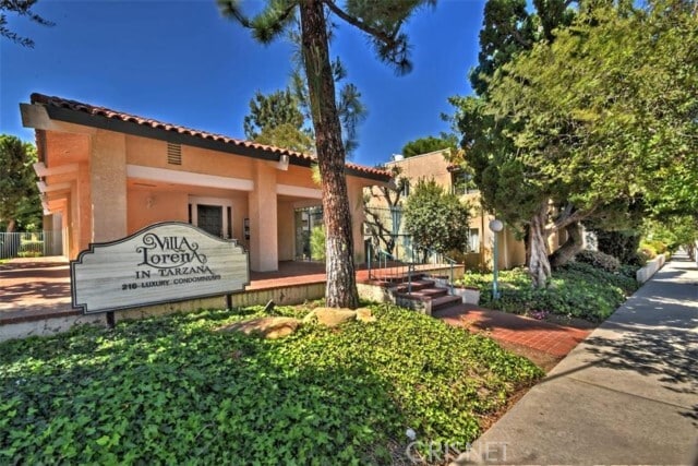 Building Photo - 18307 Burbank Blvd Unit 319