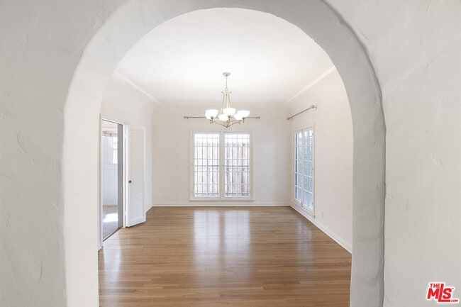 Photo - 362 N Mansfield Ave