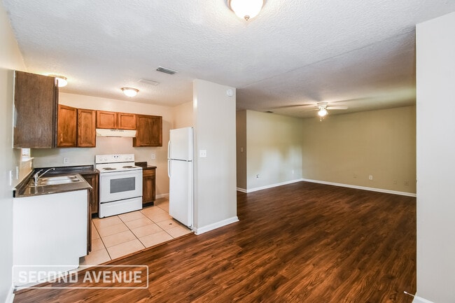 Photo - 8825 6th Ave