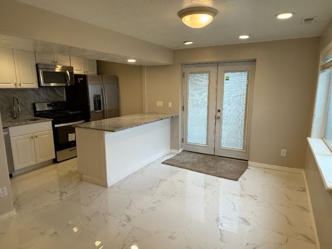 Photo - 1008 Rambouillet Dr