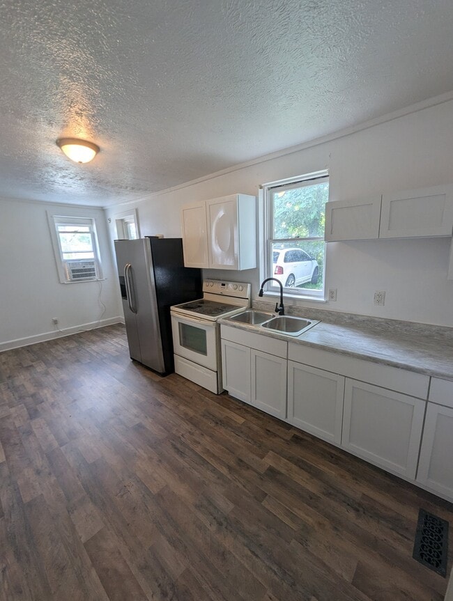 Photo - 808 N Main St Unit B