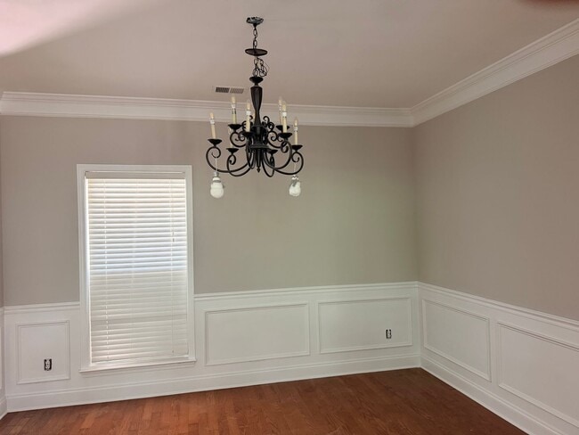 Photo - Nice Spacious home, FENCED backyard, Master on Main. Plus BONUS Room