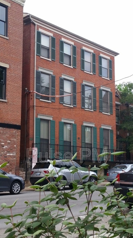 Photo - 114 E 5th St