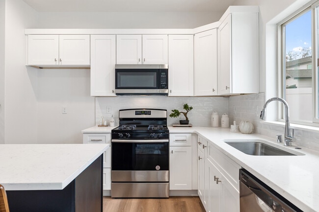 Photo - 1074 S Underwood Pl