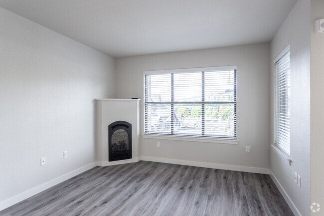 1BR, 1BA - 970SF - Living Room