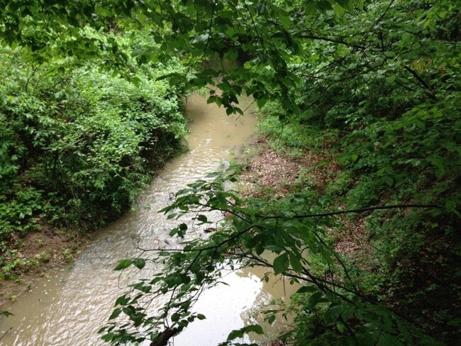 Photo - 515 E 1700 Rd