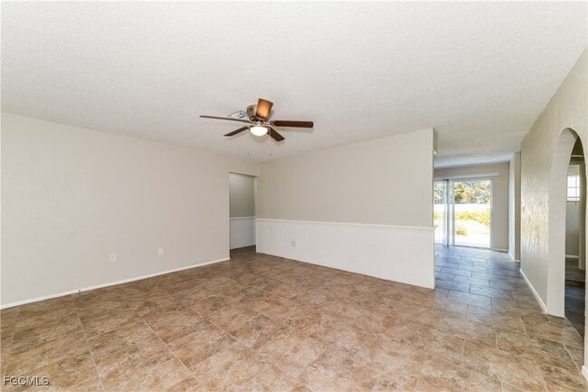 Photo - 6231 Catalan St