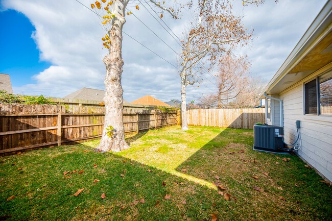 Photo - 121 Coffee Ln