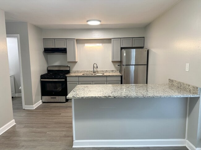 Photo - 1719 E Roosevelt Rd