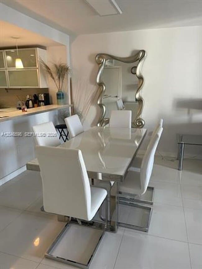 Photo - 5701 Collins Ave