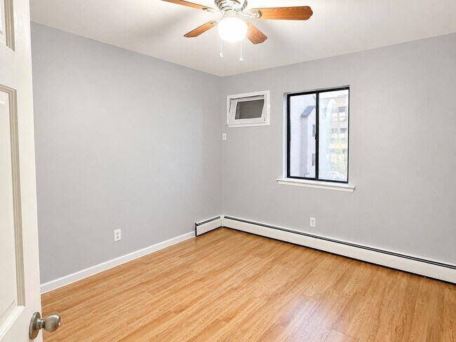 Photo - 212 45th St Unit 2