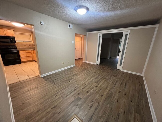 Photo - 1 bedroom apartment with study! Unit C109