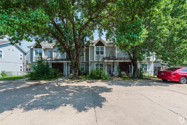 Building Photo - 7206 W Douglas Ave Rental