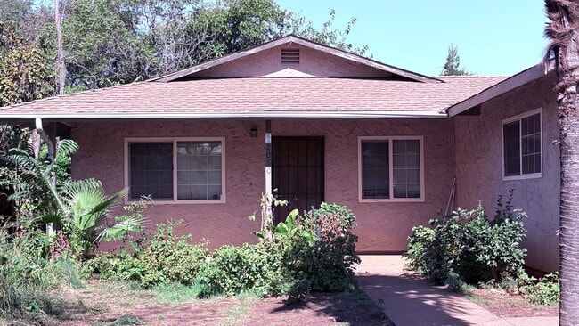 Building Photo - 2080 D St