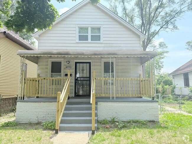 Building Photo - Renovated 3-Bedroom Home – We Welcome Sect...