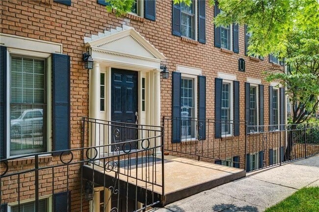 Building Photo - 1101 Collier Rd NW Unit U4