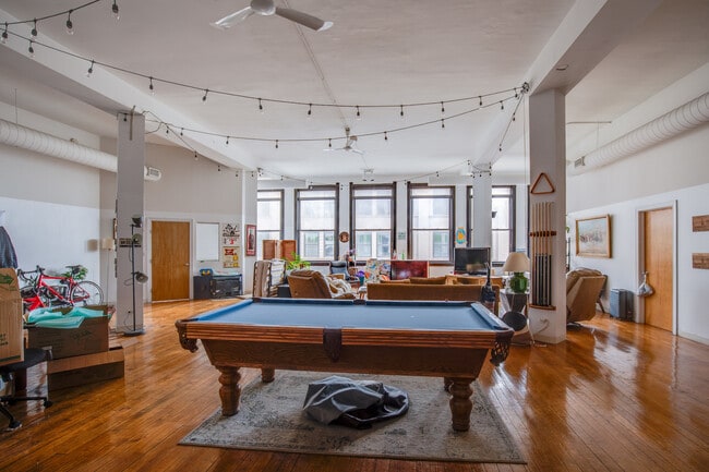 Photo - 1278 N Milwaukee Ave Unidad 3 Rental