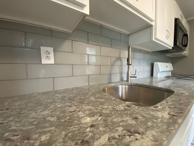 Photo - Remodeled one bedroom apartment Unidad 2