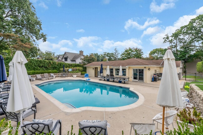 Photo - 455 W Lincoln Ave