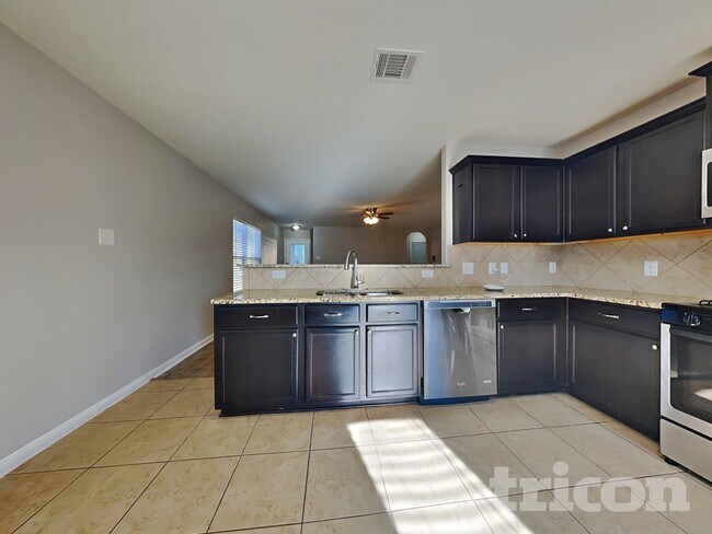 Photo - 1525 Treeta Trail