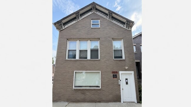 Building Photo - 959 N Wolcott Ave Unit 1F