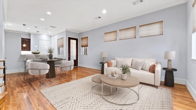 Photo - 931 W 23rd St