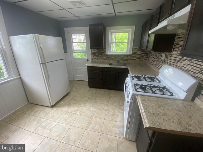 Photo - 125 Lawrence St Apartment Unit 2