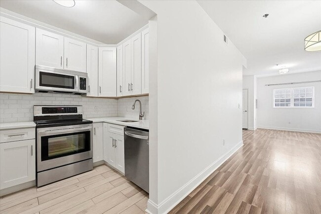 Building Photo - 318 54th St Unit 1B