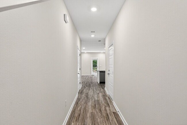 Photo - 51 S Main Deck Dr