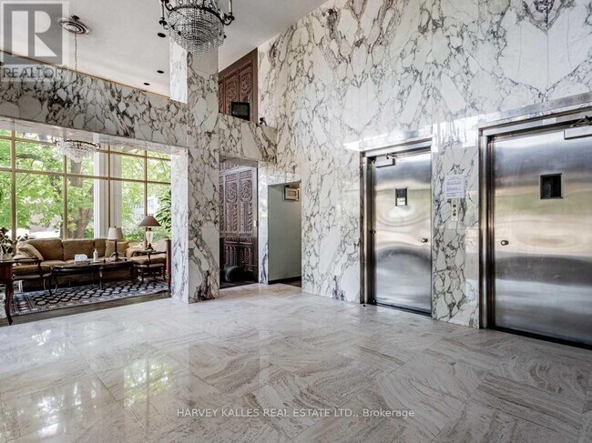 Photo - 2600 Bathurst St Unité 201