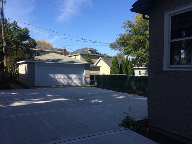 Photo - 44 N Spring Ave