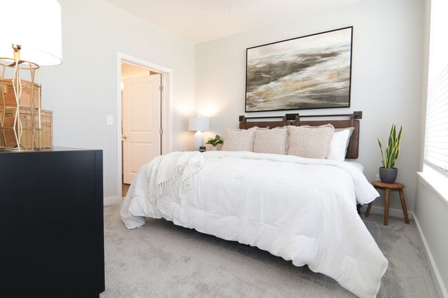 The Ravelle at Ridgeview apartments — community photo