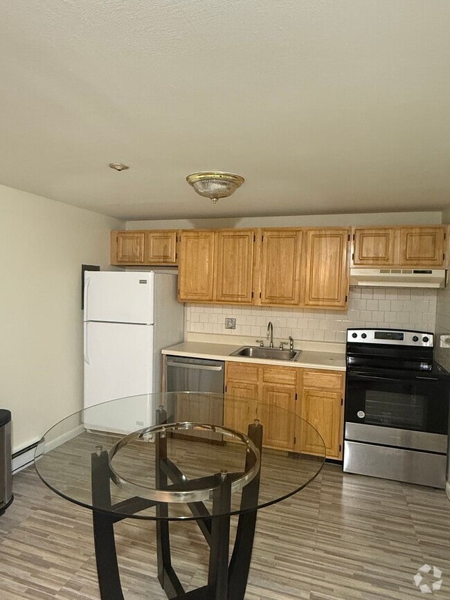 Building Photo - Bright & Modern 1 Bedroom Condo in quiet, ...