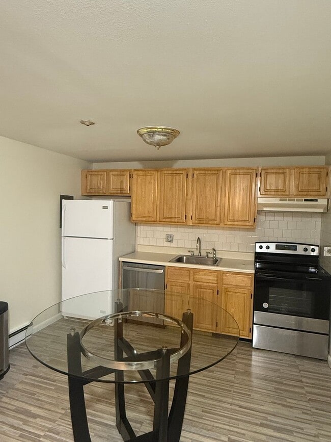 Bright & Modern 1 Bedroom Condo in quiet, ... - Bright & Modern 1 Bedroom Condo in quiet, ...