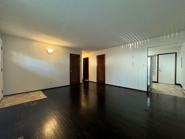 Photo - Reed Neighborhood Gem~ Great Natural Light~ Fenced Front Patio~ Onsite Laundry~ Off Street parkin... Unit 4610