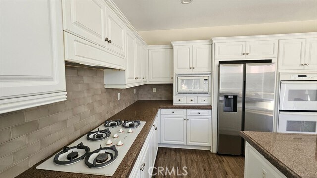 Photo - 2566 Pearblossom St