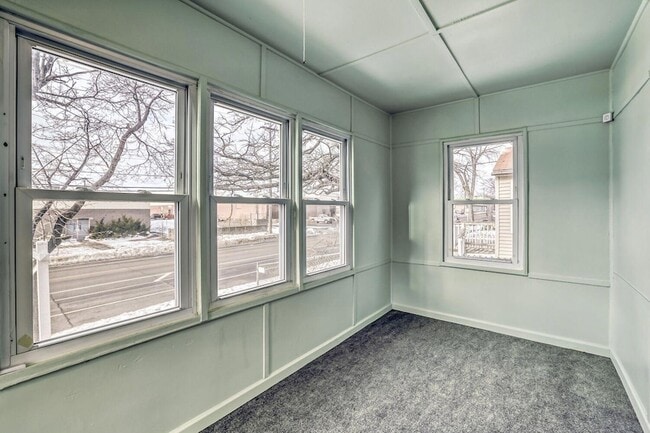 Photo - 610 Fairview Ave N