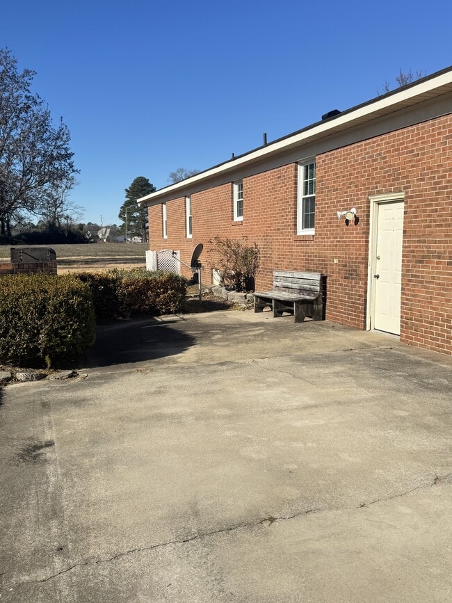 Photo - 3564 Mills Rd