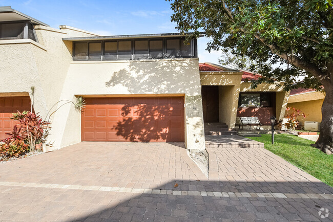 Building Photo - Retro Charm in Winter Haven, FL! Rental