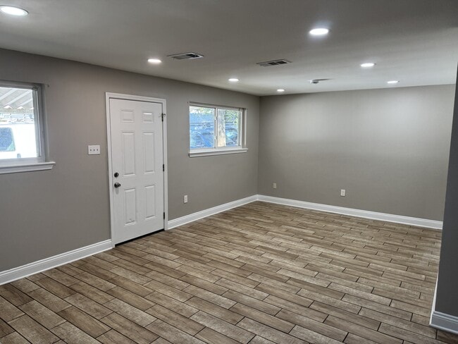 Photo - 30654 Shannon Dr